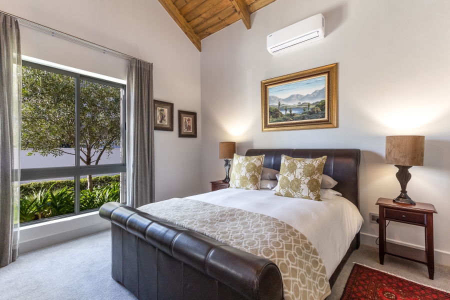 4 Bedroom Property for Sale in Lemoenkloof Western Cape